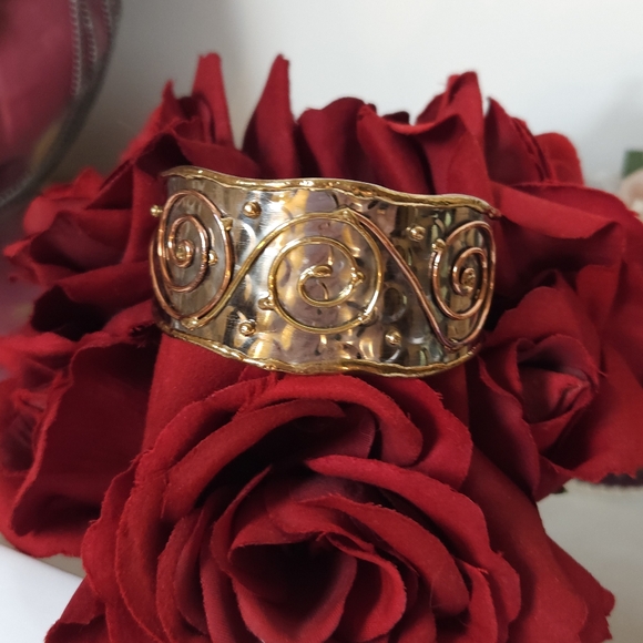 Gold & Bronze Swirl Hammer Texture Silver Cuff Bracelet Mixed Metal Bracelet - Picture 11 of 11